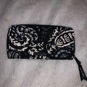 BRAND NEW WITH TAGS VERA BRADLEY WALLET